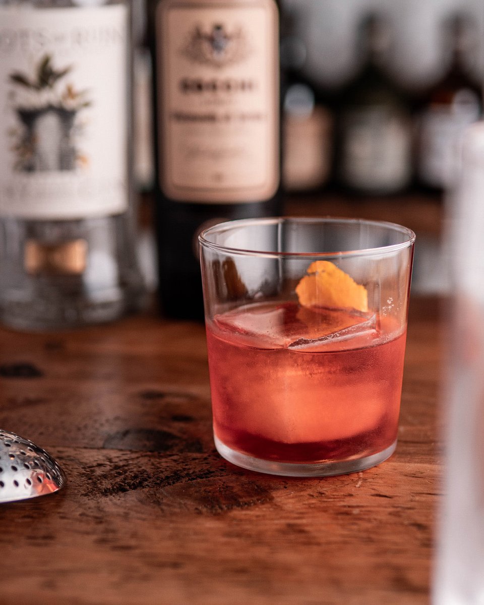 alchemix_bar's tweet photo. Looking for a delightful summer cocktail? We've been experimenting with different gin and sweet vermouth combos and found the ultimate Peach Negroni! 🍑 Watch our YouTube channel in the next few weeks for the recipe. 🍸 #PeachNegroni #CocktailRecipes https://t.co/37MnvFBa4a