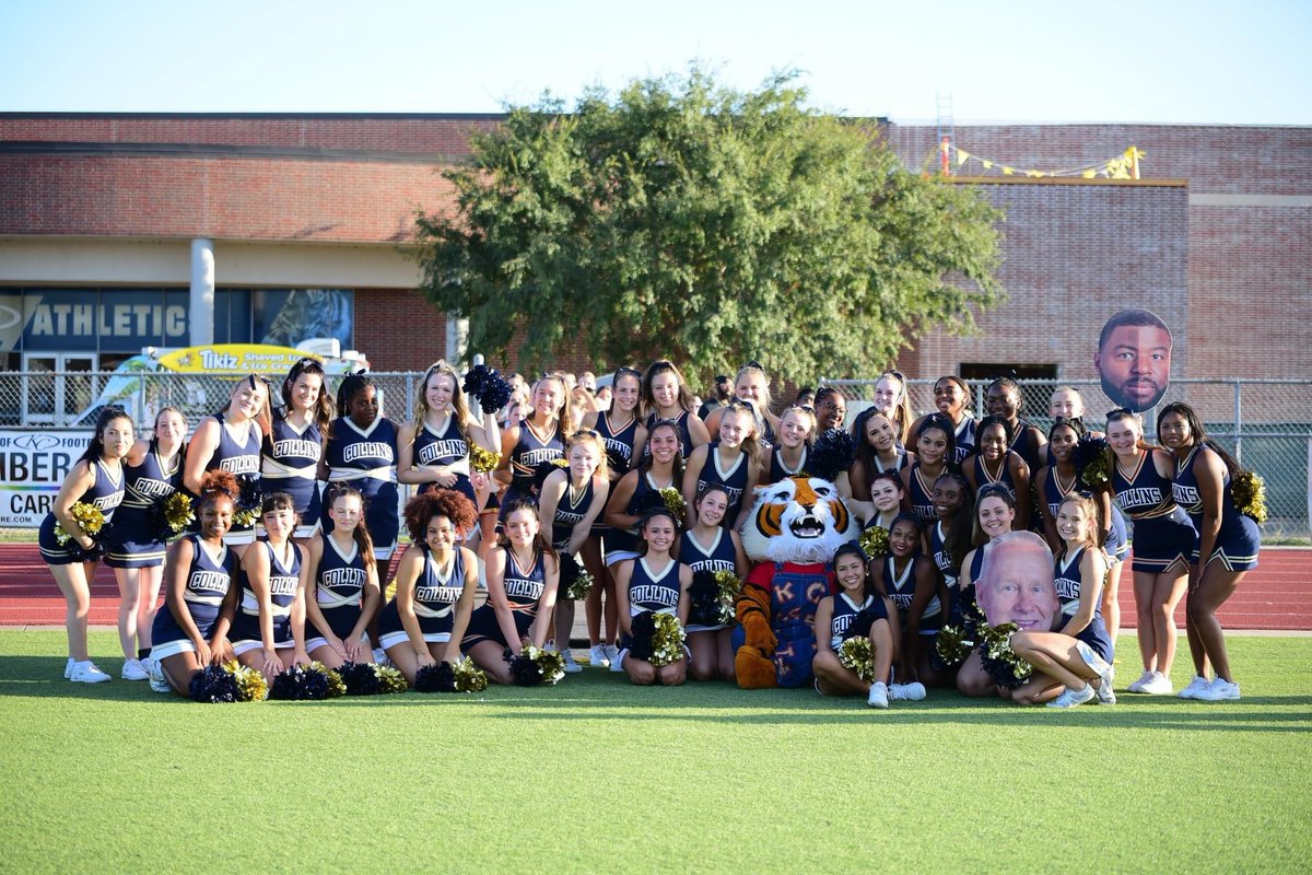 Lennett08's tweet photo. Friday Night Lights and Meet the Tigers! @KC_Cheerleaders  are ready for @KCTigerFootball this season! Go Tigers!! 🐅📣🏈 https://t.co/sF7GDYOkd9