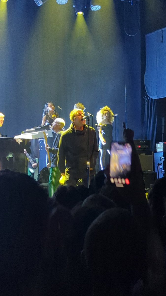 BigJackTheUnit's tweet photo. Few quick photos I took during the KOKO gig https://t.co/VCylaBZAjr