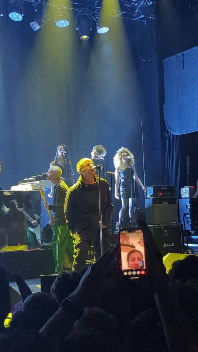 BigJackTheUnit's tweet photo. Few quick photos I took during the KOKO gig https://t.co/VCylaBZAjr