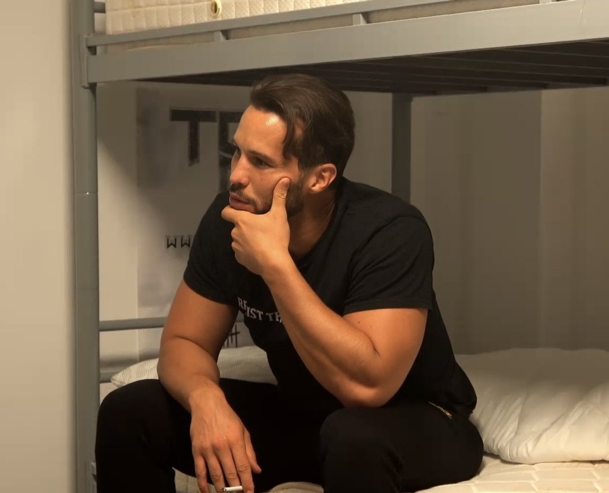 emergencytate's tweet photo. Tristan is torturing Andrew by telling him jokes. Andrew is unfazed and unamused. 

23 hrs and 37 minutes to go! https://t.co/yxkjo4lN7T