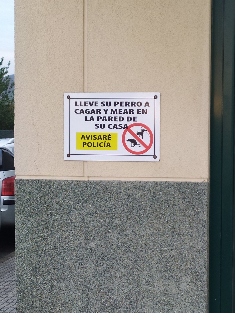 jmgonzalez88's tweet photo. Creo que este vecino ya está un poco cansado de los perros @LiosdeVecinos 

Visto en Luarca (Asturias) https://t.co/cC09aXeoEz