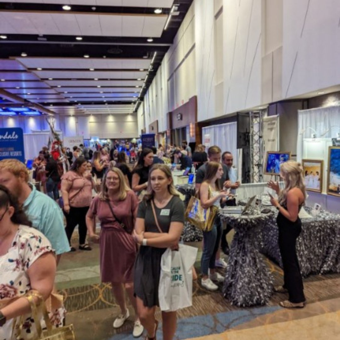 CakeDesignersPA's tweet photo. Have plans this Sunday? Cake Designers will be exhibiting at Florida’s BIGGEST Wedding Expo tomorrow from 12pm - 5pm. Talk to Patty and get your wedding cake questions answered. Tickets: https://t.co/OFjk71GKbr
#giveaway #prizes #honeymoonideas #bridalshow https://t.co/i4GjetifsH