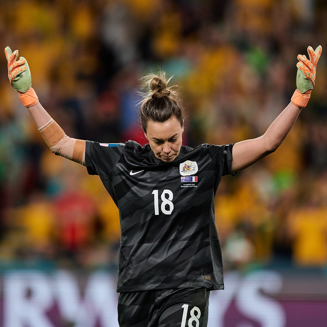 TheMatildas's tweet photo. Macca making them 𝗕𝗜𝗚 saves 🧤

#Matildas #FIFAWWC #TilitsDone @MaccaArnold1 https://t.co/HS8pYB1vdE