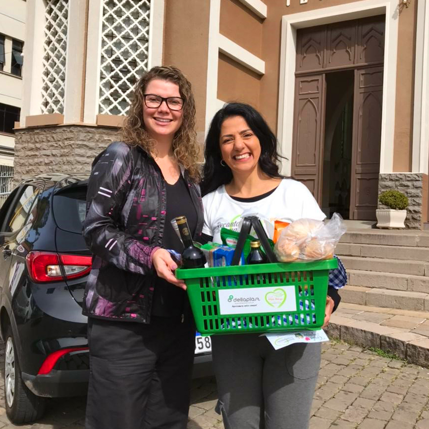 marisol_santoss's tweet photo. Sou embaixadora do Recanto, com muito carinho e orgulho. Por isso quero agradecer a todos que compraram as cestas e que estão contribuindo para um futuro muito melhor aos idosos da nossa cidade. Bom fim de semana! https://t.co/cVpp5o0gsm