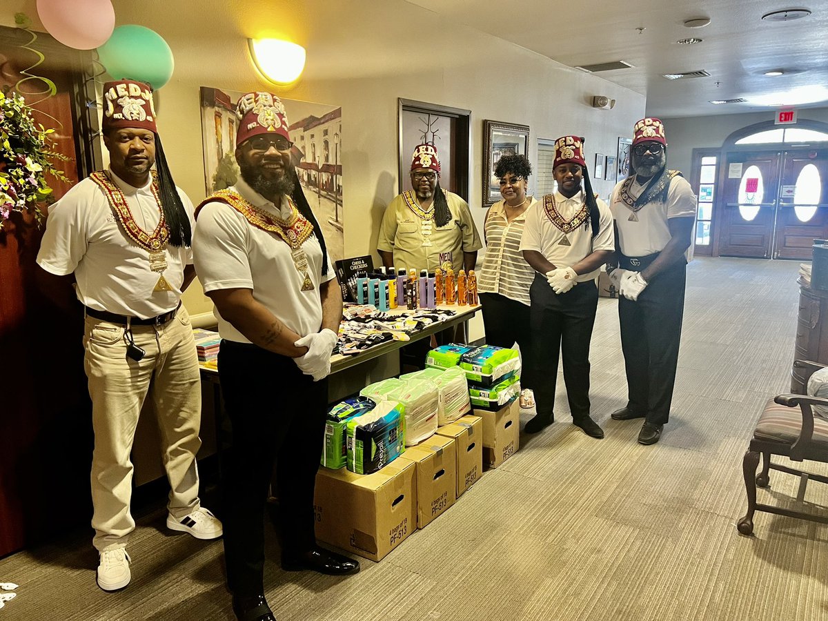NobleDallas2's tweet photo. On August 12, 2023, GNTX member and Prince Hall Shriners held a community service event and items giveaway for elders at Immanuel’s Healthcare center. https://t.co/YZ4Wsrfu2R