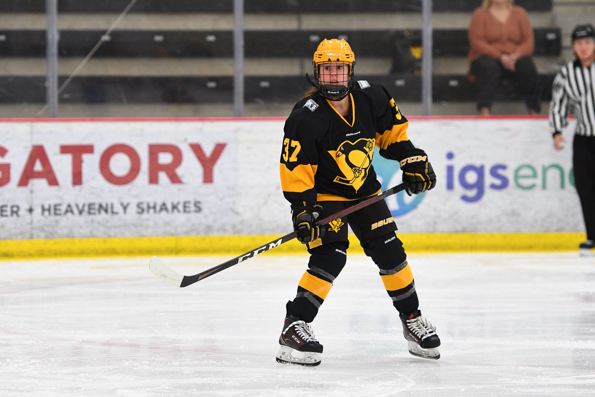 Wemyss commits to Utica University. Congratulations Cordelia!   

#PensElite