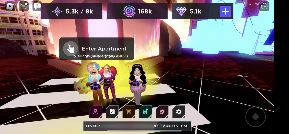 Stephie_Ramirez's tweet photo. ✨💕🌈 Wow!! @ParisHilton so proud of #SLIVINGLAND is so #Iconic!! 👸🏼 Always such a fun time playing with you sis. #LovesIt!!! @KathyHilton @Roblox #QueenOfTheMetaverse!! 🌈💕✨ https://t.co/Sxjoa8AqnT