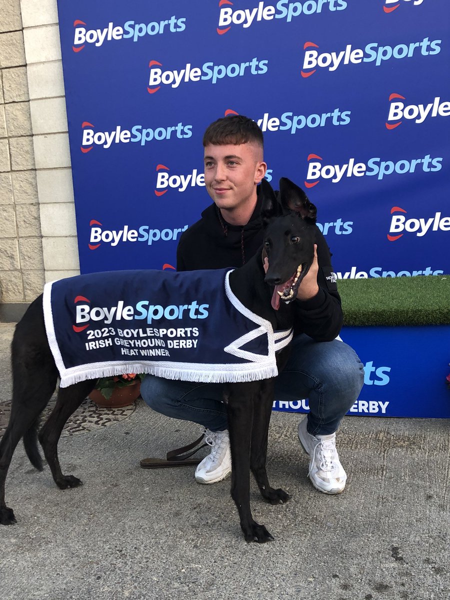 ❤️ Droopys Bro
🐶 Millridge Levi
👌 Raha Mofo

29.42. 3.51 &amp; 17.12. #BoyleSportsIGD <a href="/BoyleSports/">BOYLE Sports</a> <a href="/shelbournepark/">Shelbourne Park Greyhound Stadium</a> <a href="/RPGreyhounds/">@RPGreyhounds</a>