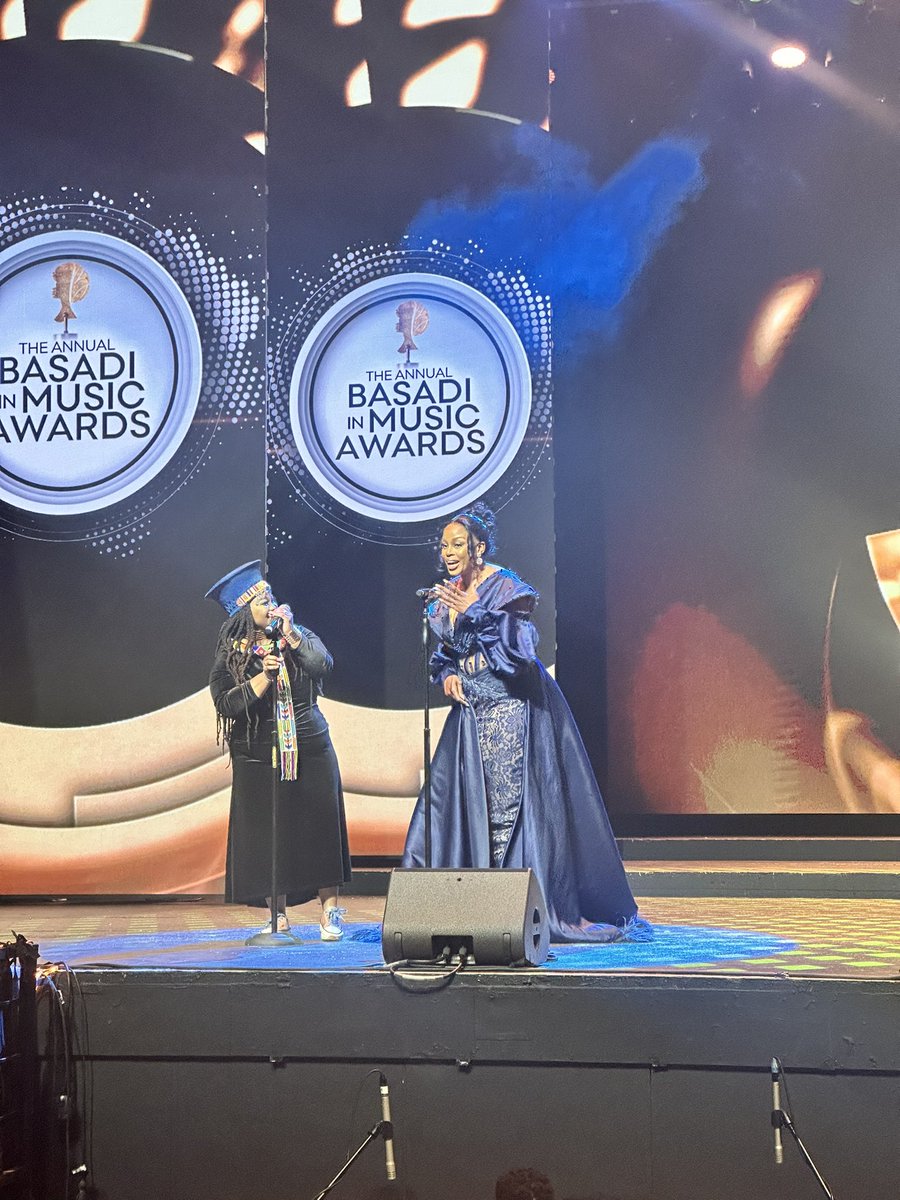 AndiswaIsAll's tweet photo. See Peng Gang's treasure bathong🥺💙Our Able presenter🔥😎💙 Im honestly not crying guys😭

IPELENG AT THE BASADI IN MUSIC AWARDS
#IpelengRSelepe 
#BasadiInMusicAwards2023 

IPELENG AT THE BASADI IN MUSIC AWARDS
#IpelengRSelepe 
#BasadiInMusicAwards2023 https://t.co/JB1Dh8V8hB