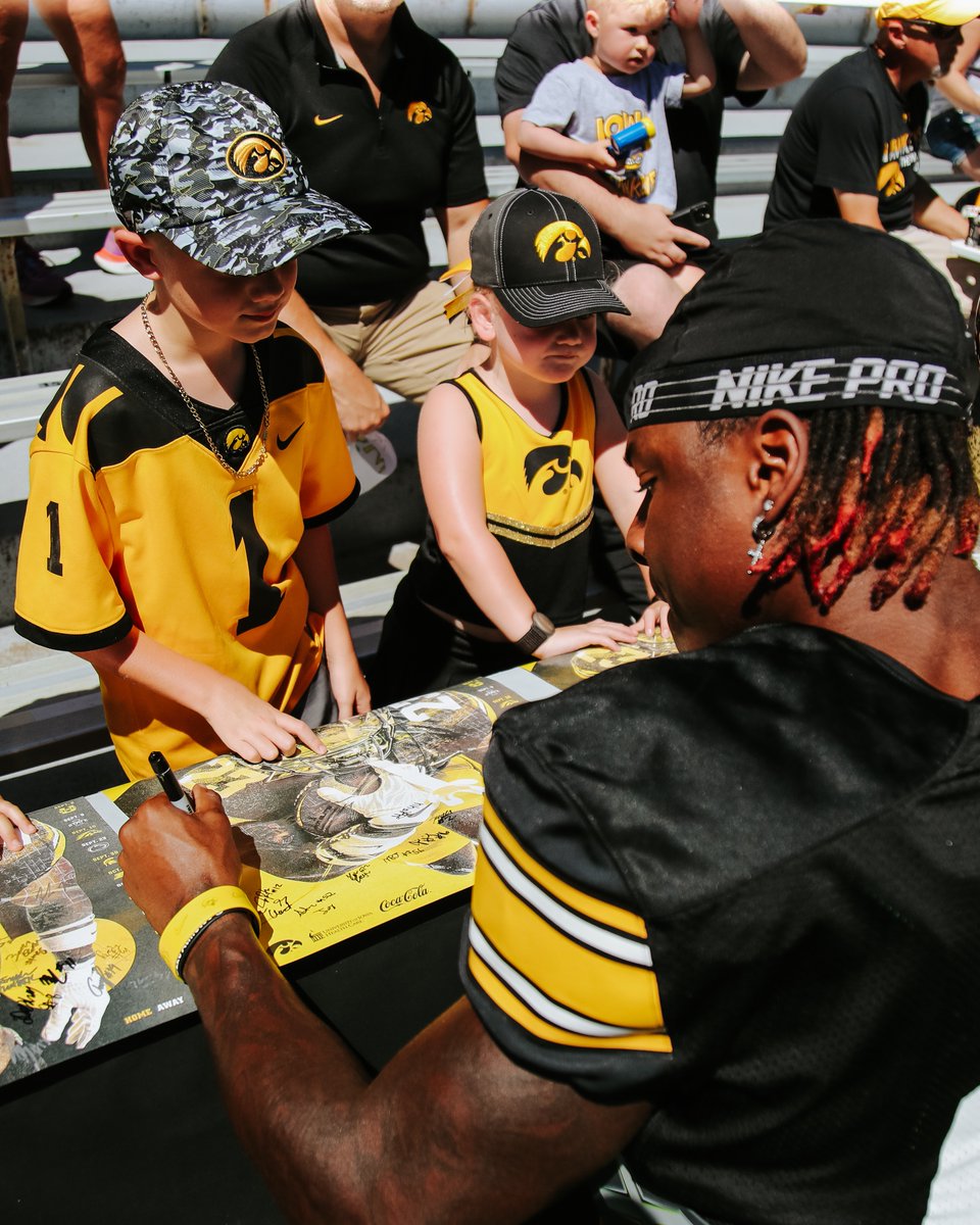 The Iowa Hawkeyes tweet media