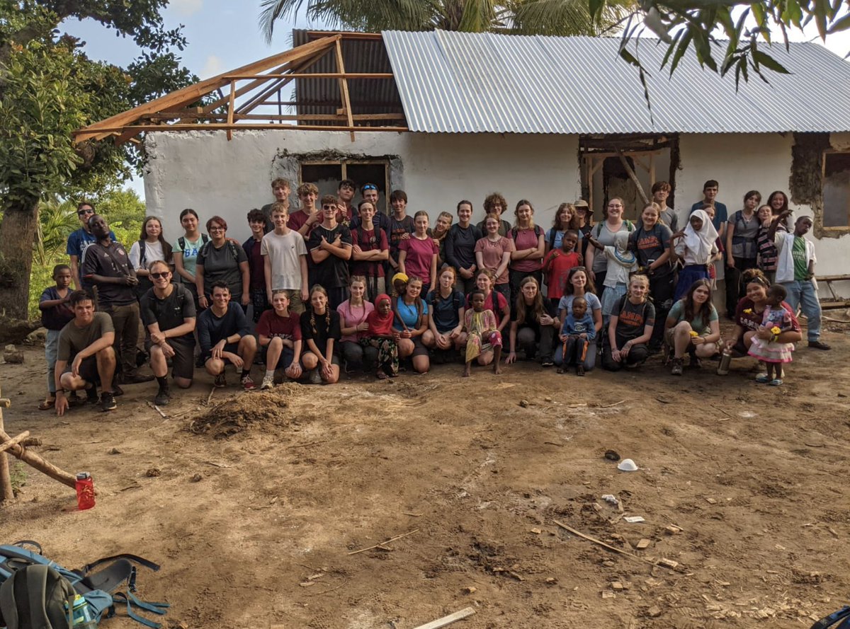 Had such a fantastic 4 weeks co-leading #TeamSwara on their <a href="/CampsInt/">Camps International</a> trip at <a href="/campkenya/">campkenya</a>. They all worked super hard and have made a lasting impact on communities that they visited. A highlight for me was building a Mama's house. Memories forever #campseffect