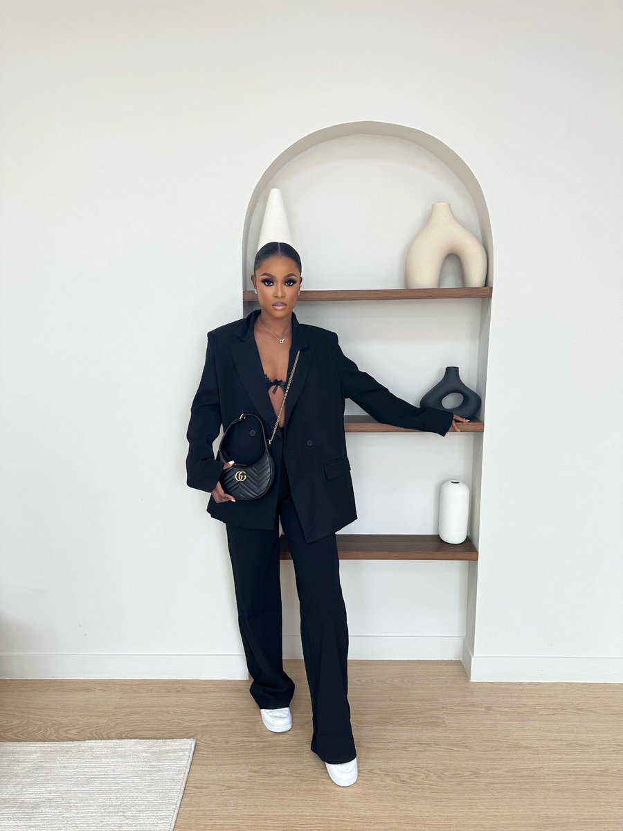 bella_okagbue's tweet photo. Wearing @OfficialPLT https://t.co/OLkESZ0xkP