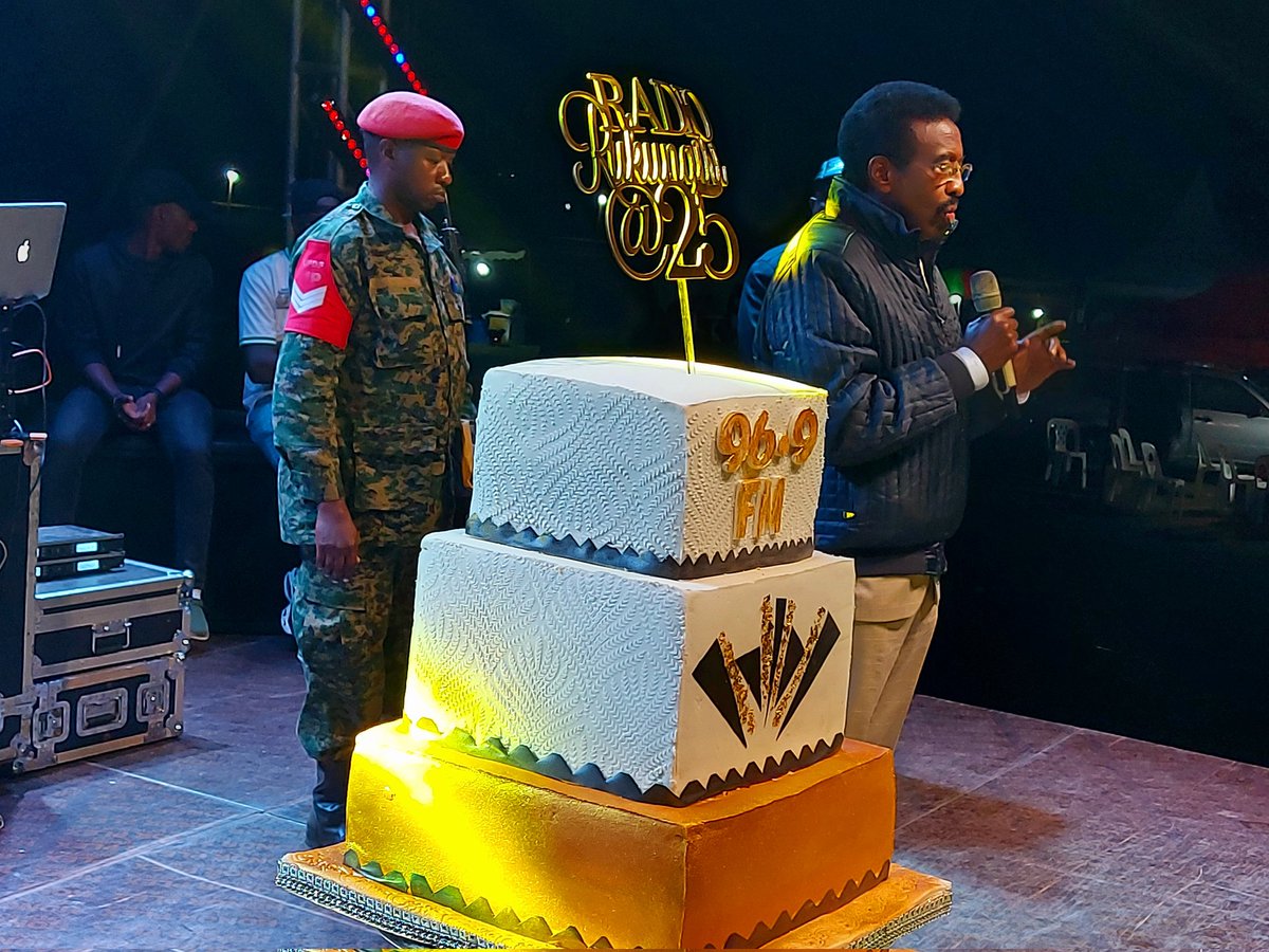 jkmuhwezi's tweet photo. I joined Radio Rukungiri to celebrate 25 years of service to our community. It has been a staple in our lives for a quarter of a century, providing us with the voice of development, and entertainment in all sectors of the economy. In the past 25 years, we have achieved  much 1/2 https://t.co/7trHL5JPtr
