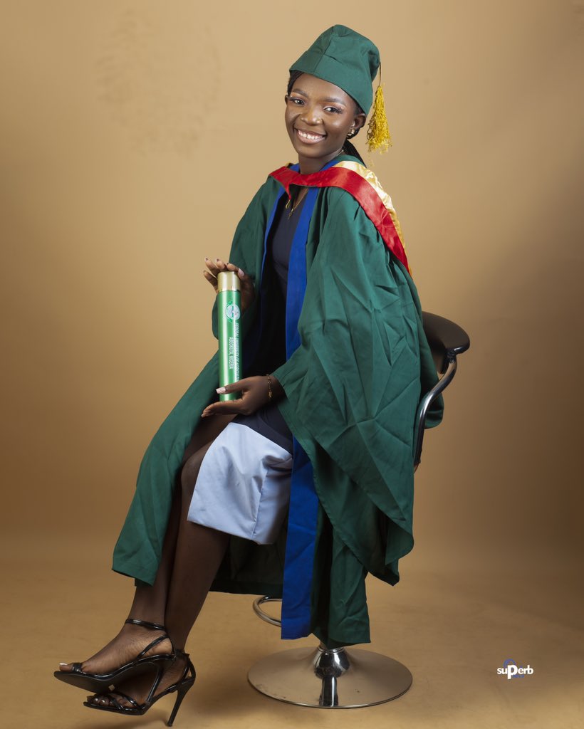 Ceeceeleah's tweet photo. God did itπ₯°π₯°
Bagged a https://t.co/j6SWvEFq25 degree in Microbiology ππβ€οΈβ€οΈ
#FUNAAB30thConvocation https://t.co/7gIQaF2ggP