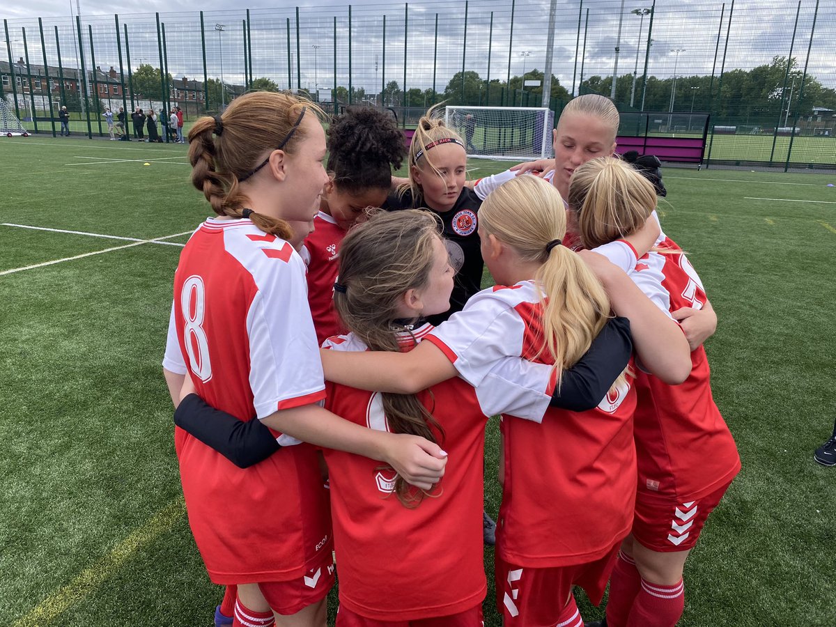 𝗙𝗧𝗝𝗙𝗖 𝗩𝗦 𝗠𝗔𝗡𝗖𝗛𝗘𝗦𝗧𝗘𝗥 𝗨𝗡𝗜𝗧𝗘𝗗 🔴 - Our Foxes Girls were invited in to play @MU_Foundation Academy team this afternoon! 🦊 - The girls gave a brilliant account of themselves despite the narrow loss and did themselves proud across the pitch 🤩🔝