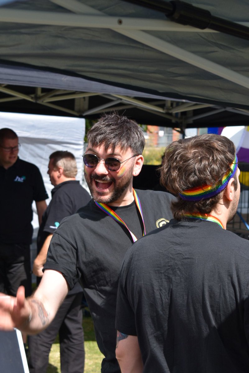 GlitterBeamUK's tweet image. So many photos from today 📸

A huge thank you to everyone involved in making @GraveshamPride happen! 🏳️‍🌈

We hope you enjoyed today’s coverage of the event 🎙️#lgbtpride #graveshampride #glitterbeamradio