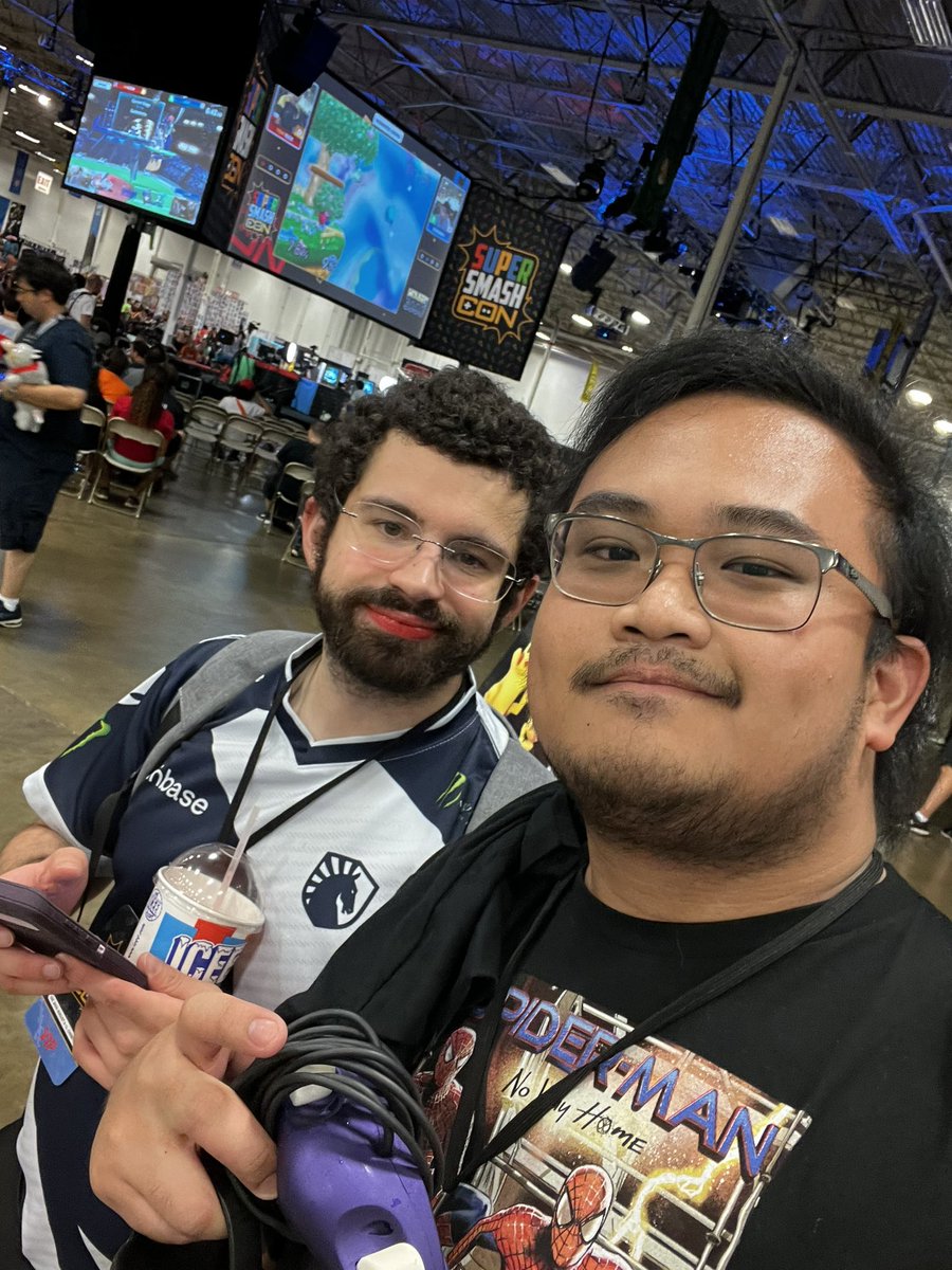 4clovver's tweet photo. Unintentionally took pics with only Team Liquid players this weekend https://t.co/UTRUE69AD4
