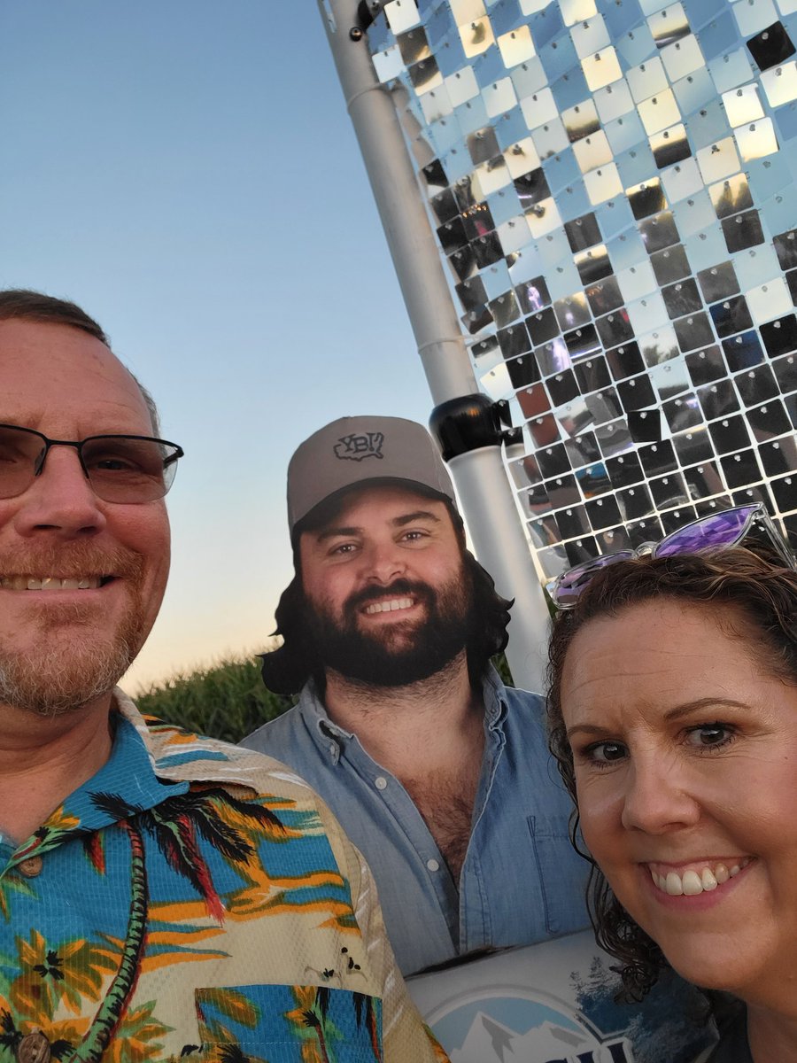 #buschlightnights #backstagemusicfest <a href="/YouBetchaGuy/">You Betcha Guy</a>