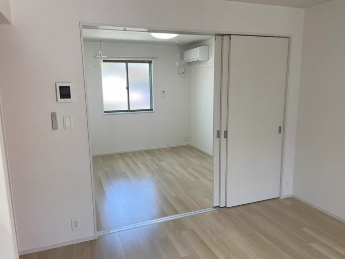 https://t.co/p8UfiZC2KO内見行って引っ越し先決まりそうです。元々義母宅に来る際に大半の物を処分したので広さも30㎡程度あれば十分です。会社に申請して法人契約してもらい家賃補助GETしたいと思います。

パソコンデスクは新しいの買おうかなー
新しい家具買ったり考えるの楽しいなー 