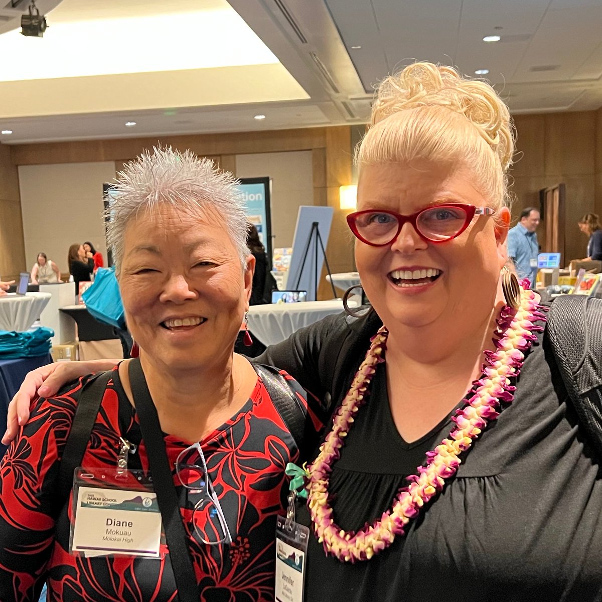 jenniferlagarde's tweet photo. Heading to the airport after another amazing trip to Hawaii. Even though we were all thinking about our friends on Maui, the learning went on and, as always, it's a privilege to be a part of the #808libraries journey. See y'all again in January! Until then Mahalo, friends! Aloha! https://t.co/W41zA5MMmL