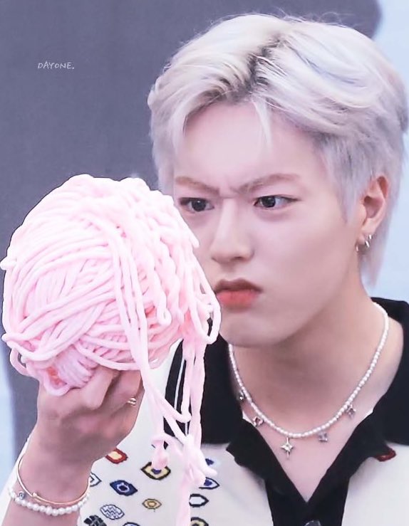 misharuki's tweet photo. “gusto ba nilang gawin kong hobby ang pag cocrochet?!” https://t.co/2uImJqam7R