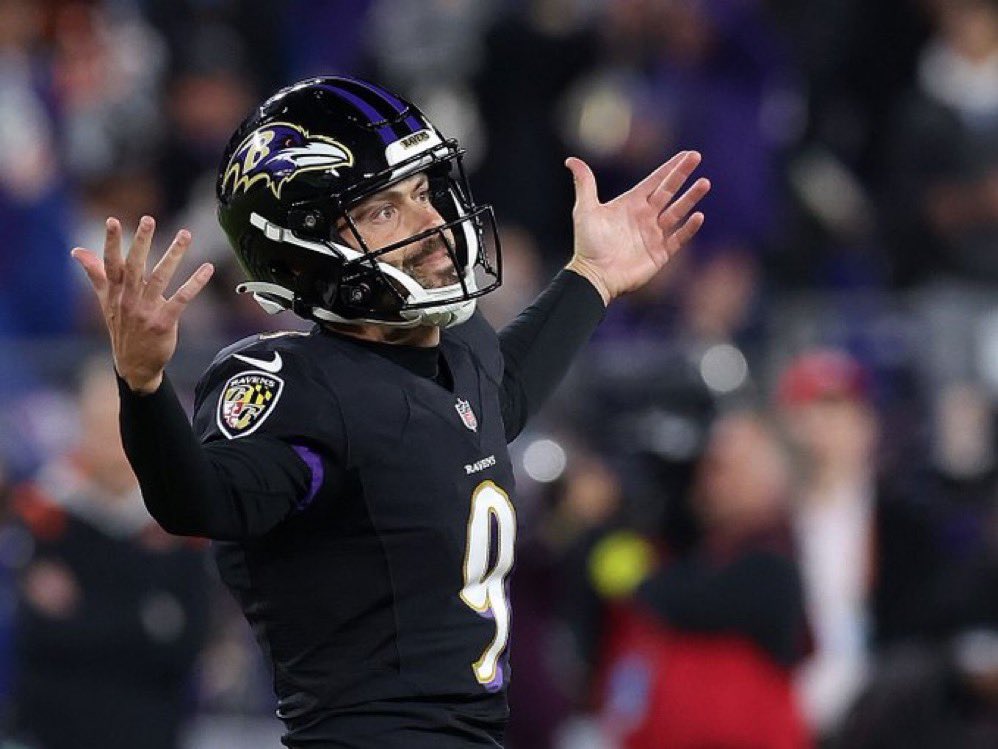 RGIII's tweet photo. How to describe Justin Tucker https://t.co/OCsFZO1BHG