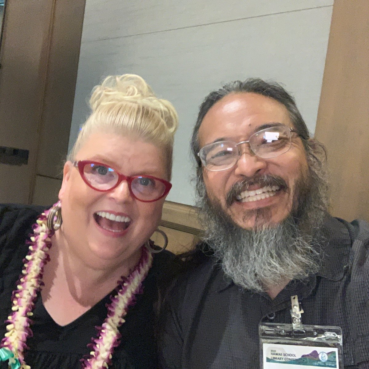jenniferlagarde's tweet photo. Heading to the airport after another amazing trip to Hawaii. Even though we were all thinking about our friends on Maui, the learning went on and, as always, it's a privilege to be a part of the #808libraries journey. See y'all again in January! Until then Mahalo, friends! Aloha! https://t.co/W41zA5MMmL