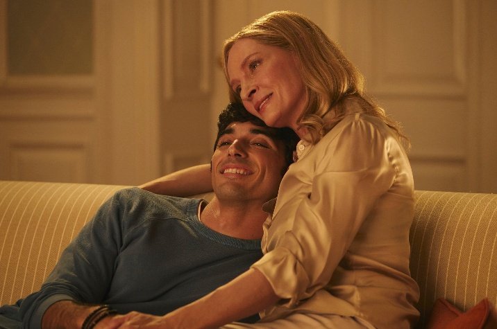 dead2080's tweet image. #RojoBlancoYSangreAzul Ya sé que la peli va de ellos y que los actores lo hacen genial, pero ella... Y en esta escena tiene un discurso y una actitud tan importante que tb hay q ponerlo en valor.