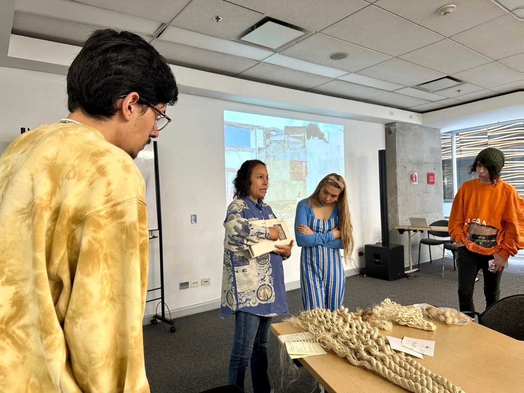 asoftcreature's tweet photo. Oh, they posted a pic with me in it from one of the art workshops earlier last month. I might need to do a YouTube video someday explaining the whole "softkore" project like I did there. #artbotutor https://t.co/YbiMa6NGnr