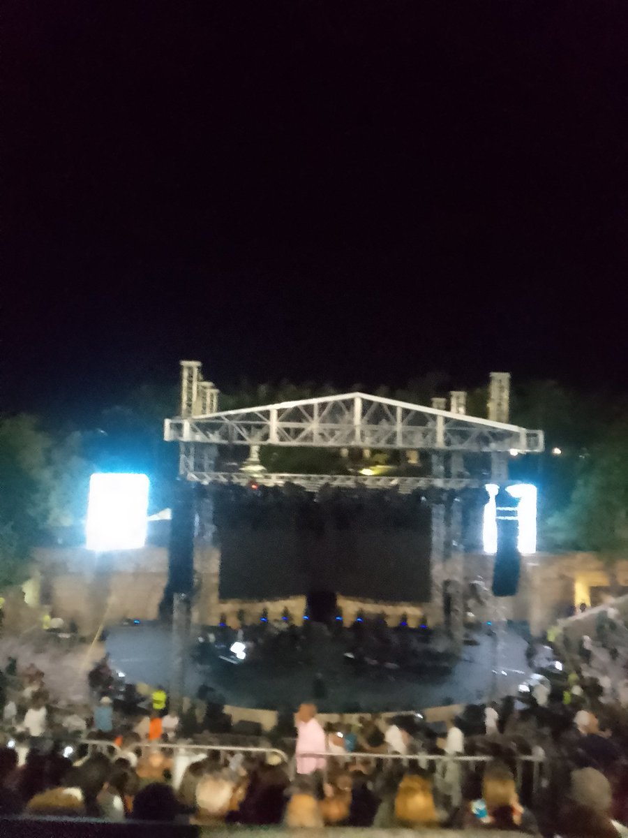 GisellGonzalezA's tweet photo. Esperando al #mayimbe https://t.co/jCduN4aRkr