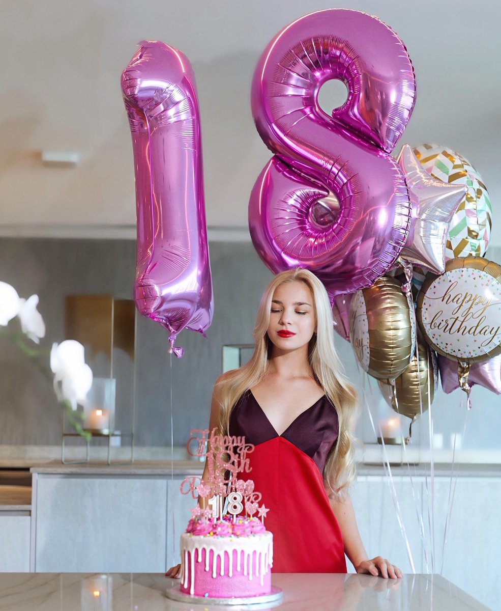 BarvinaM's tweet photo. Can’t believe I’m turning 18 today 🙈🥳 https://t.co/pNjkCA3EUN