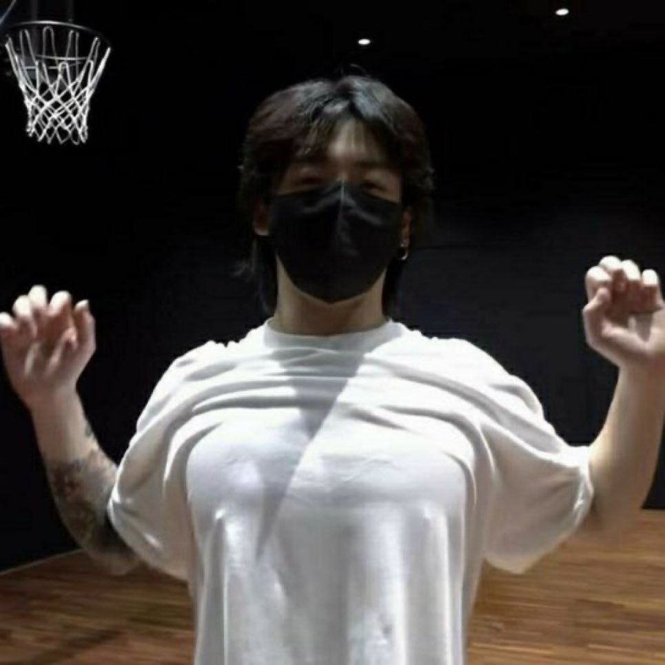 Yo quiero votar a Jungkook mañana xq es el único que me gobierna