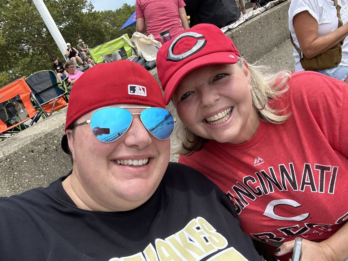 tgregoryrnemtp's tweet photo. Had another great day in Cincy today! Went to @redbull Flugtag at Yeatman’s Cove! Was so fun to watch and got to hang out with our granddaughter all day again! We ran into our nephew and his friend also! And @ochocinco was one of the judges!! #flugtag #cincyfun #family https://t.co/O7PAUY6Wnr