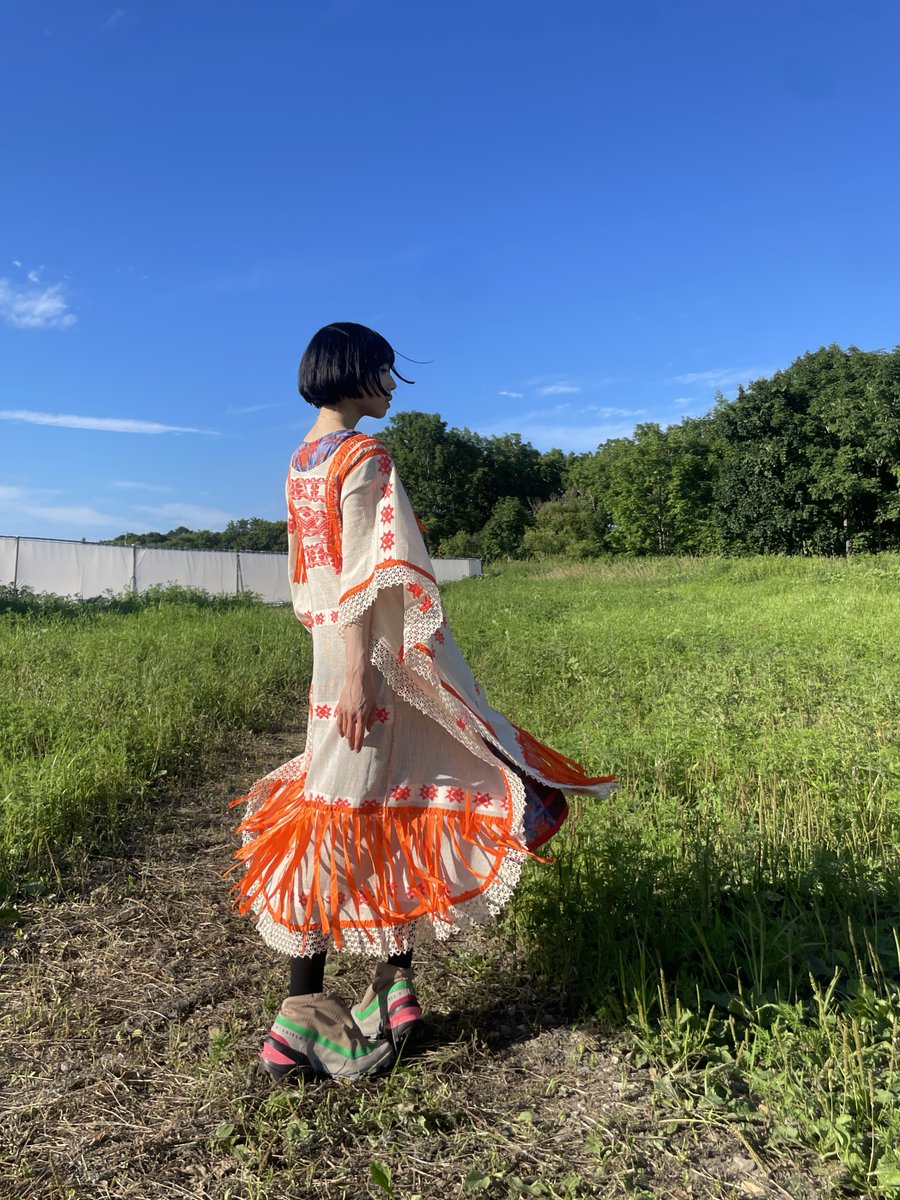 AYUNiD_BiSH's tweet photo. ライジングサンのスタイリングは太陽をテーマにしたのでね オレンジのアンプとの共存性がすごくてお気に入りでした 太陽はすごいよ あれだけデカくて50億年前から存在してるのには訳があるってことね 朝にカーテンを開けることを覚えて人生が変わった女ことあたいなので 太陽ありがとね マジリスペクト https://t.co/7UG2FcxSzL