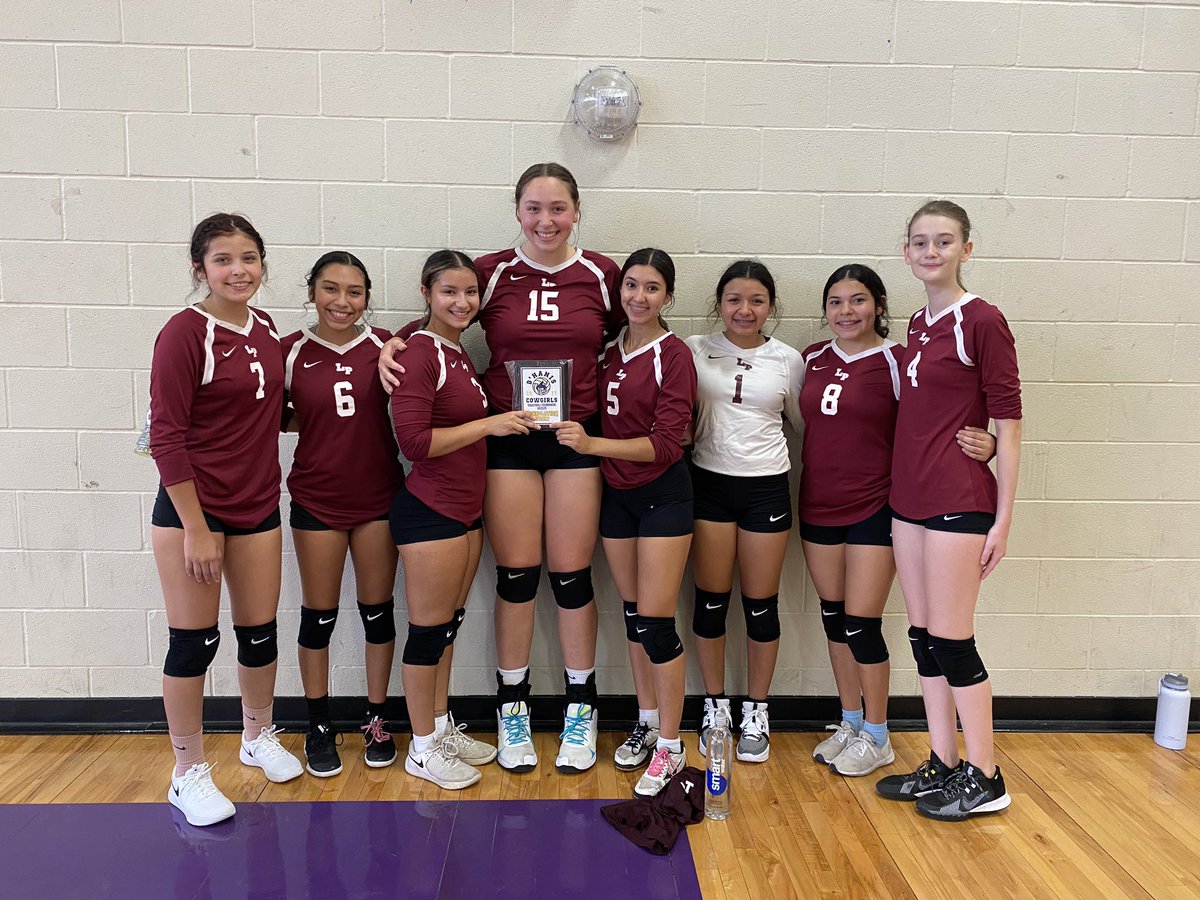 pryor_la's tweet photo. The Lady Bulldogs defeat Sabinal for consolation @ D’hanis Tourney. 
Up next, Utopia at home, Tuesday August 12th @ 5/6pm. Let’s get after it girls! 
#bulldognation 
#commit 
@CoachJBaez https://t.co/uayzrFdWZQ