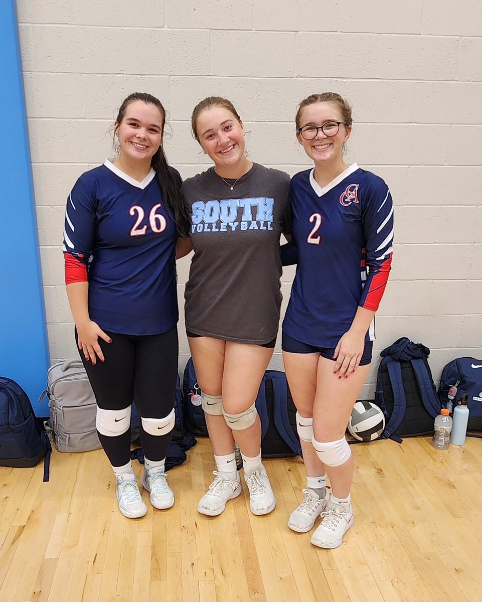 Ohio_Hurricanes's tweet photo. Multiple sport Hurricanes facing off against each other today as HS volleyball season kicked off. Summer Bliss (Willoughby South HS 2025) and her Lady Rebels took on Cheyenne Patton (Cornerstone Christian 2025) and Savannah Patton @SPatton27 (Cornerstone Christian 2027) and their Cornerstone Christian Patriots today at Willoughby South HS. These girls work hard all year long with dedication to two sports!