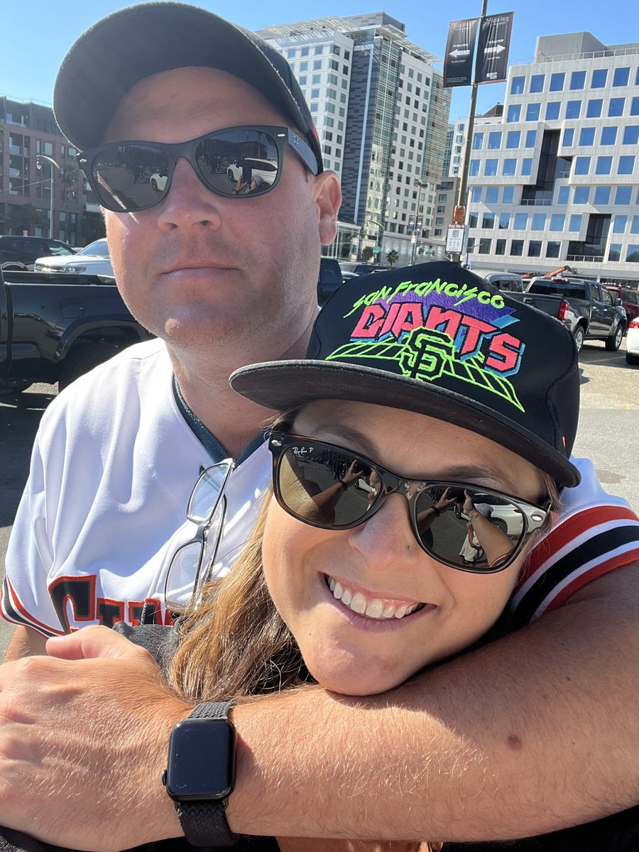 AshleySandor8's tweet image. 90s night at the ballpark!! @SFGiants #simplertime