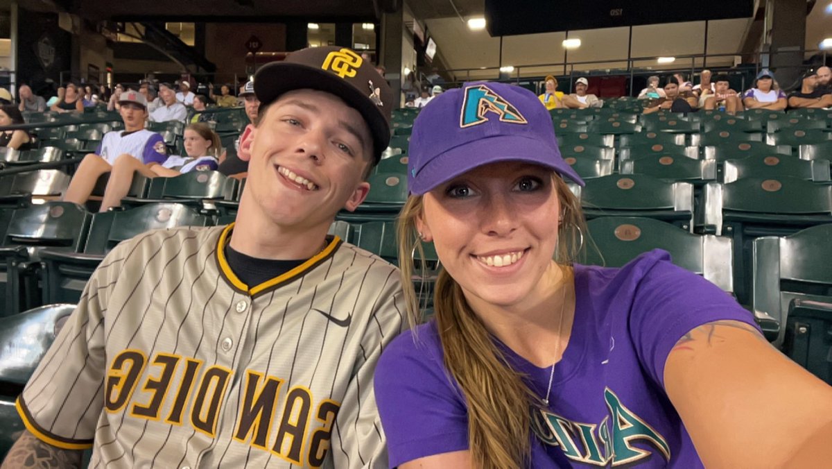 lizWhitaker11's tweet photo. #dbacks #whatafan https://t.co/ZPwJo9Mw95
