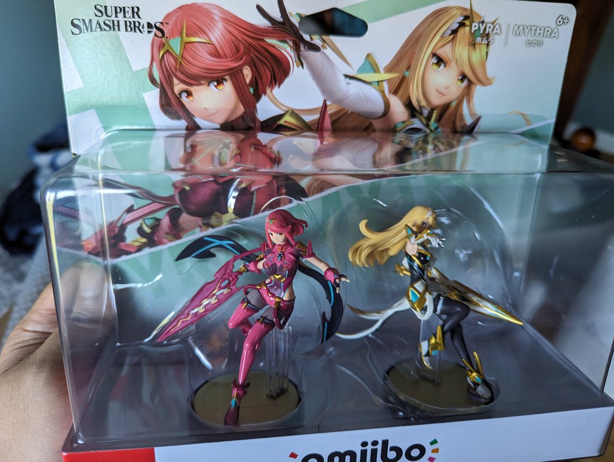 v_seiren's tweet photo. Couldn't afford the AmiAmi figures so I'll settle for these bad girls instead 😆 #Amiibo #Xenoblade2 #PyraMythra #Nintendo https://t.co/IWwkMMYKC6