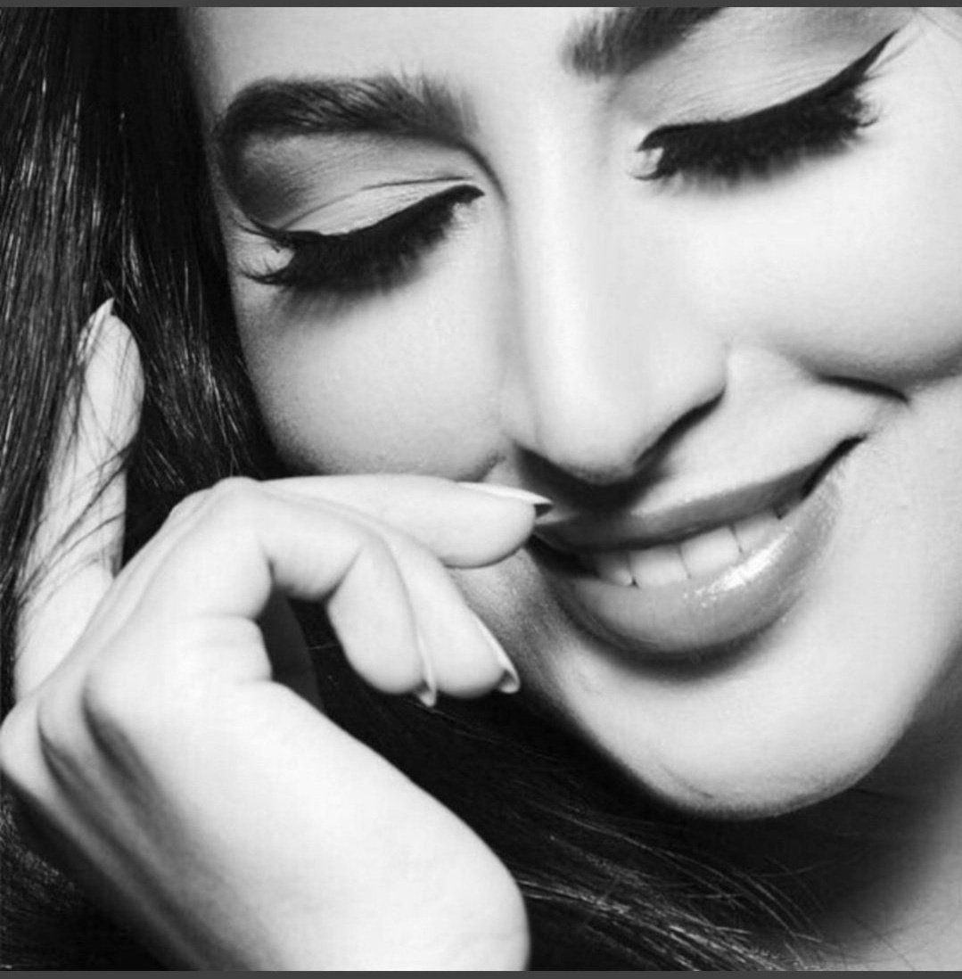 iamdolly1108's tweet photo. तू हो तो बढ़ जाती है कीमत मौसम की,
तेरी बाहें गलियां है..गलियां जन्नत की
तेरी बाहों में है जीना...मुझे मरना भी यहीं है...महबूब मेरे
महबूब..मेरे... तू है तो दुनियां... कितनी हंसी है...
जो तू नही तो...कुछ भी..नही है..महबूब मेरे...🦋
#Dolly...💕
#OnlySong
#शायरांश
#राज़_ए_दिल...💕 https://t.co/WodO9JbupN