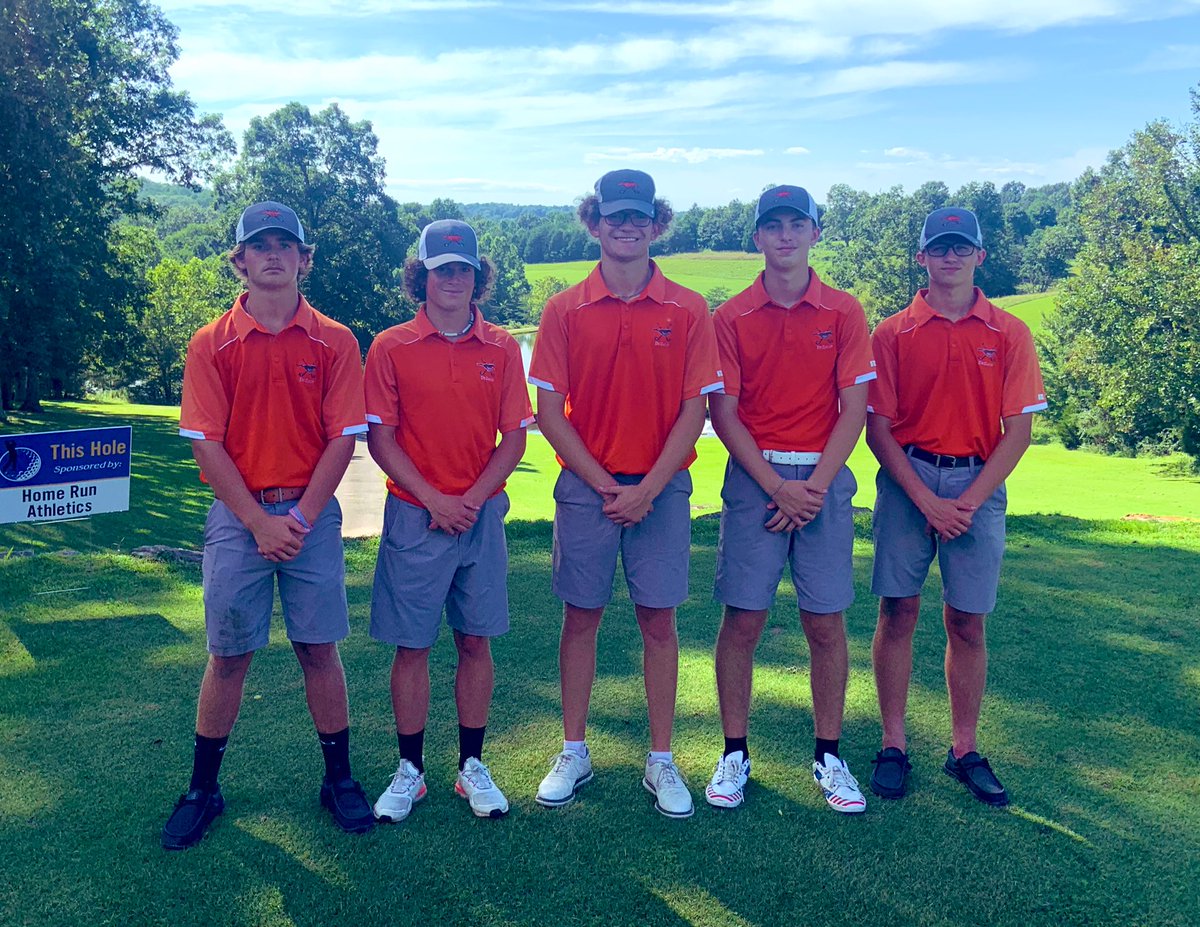 DesalesGolf's tweet photo. We're finished at the @EastGolf Raider Invitational after 8 hours with a long rain delay. Thanks to @EastGolf and Shady Hollow for a great tournament. @EthanKleier2 with the team low of 79. @BRedd02 following up with a solid 84.
#GolfColts https://t.co/OfZmrtKXJ3