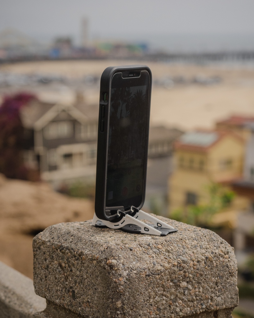 PocketTripod's tweet photo. Pause the chaos, relish the now. Let's cherish life's simple joys and leave the digital world behind for a moment. Your phone will capture the moment by itself. 

#pockettripod #photography #summer #LA #beach #presentmoment #mindfulliving #innerpeace #consciousness https://t.co/oPBMAzGkgi