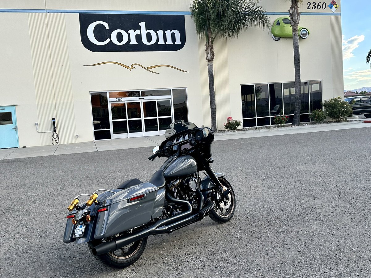 RGBeanz's tweet image. John Wayne Would Approve 

Shoutout to #CORBIN for bringing joy to my Arss 💪👍