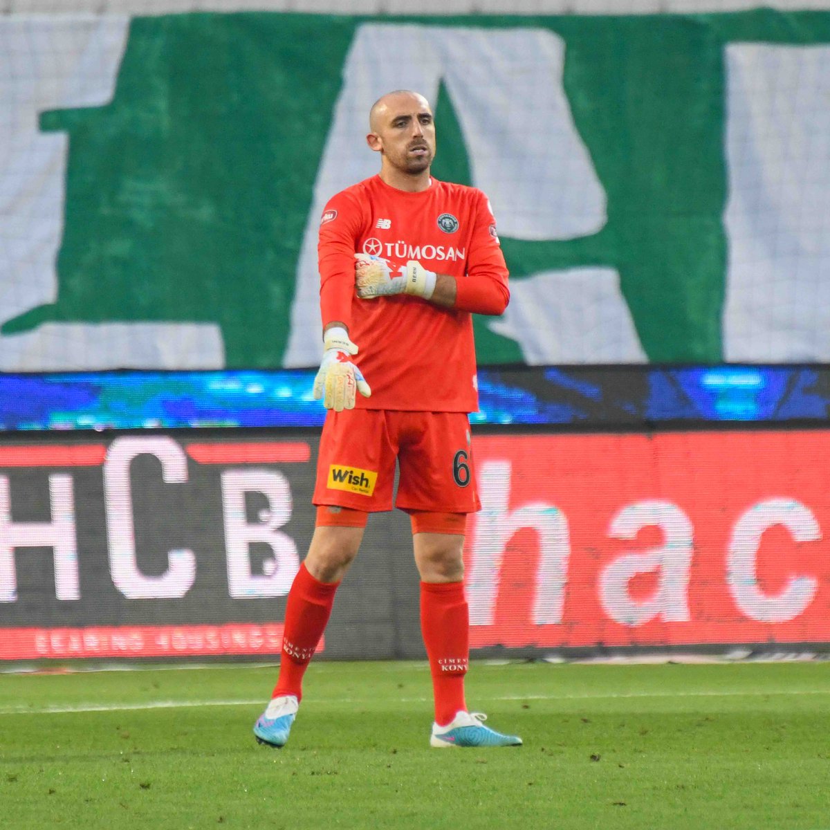 paul_bernardoni's tweet photo. First game at home 💚🤍
🏟️ Thank you for your host ! 

Focus on the game against Antalyaspor on friday 💪🧤 https://t.co/vY8zvlaCb4