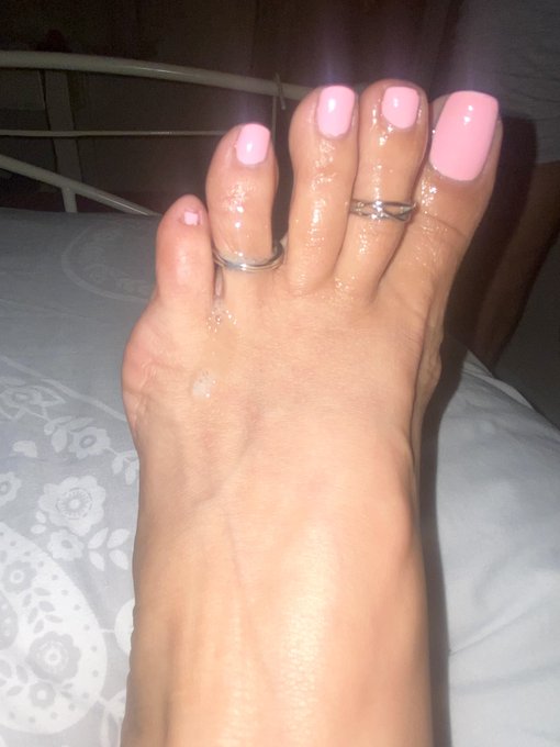 Sucked and licked to perfection mmmmmm 👅👅 #FOOTFETİSH #footfetısh #footworshi̇p #feet_lover #feetcontent<a href="/tag/footfeti%CC%87sh"class="tags">#FOOTFETİSH</a><a href="/tag/footworship"class="tags"><span>#footworship</span></a><a href="/tag/feetworship"class="tags"><span>#feetworship</span></a><a href="/tag/feetpic"class="tags"><span>#feetpic</span></a><a href="/tag/onlyfans"class="tags"><span>#onlyfans</span></a><a href="/tag/footfet%C4%B1sh"class="tags"><span>#footfetısh</span></a>