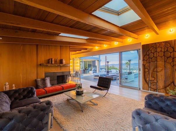 Sweet2savory's tweet photo. #mulhollanddr Lease Available, City &amp; Valley Views Message me for showing. https://t.co/sjXZkwawzg #LosAngeles #larealestate #leasesinla #lease #hollywoodlease #realestate https://t.co/m1rgTKzUqi