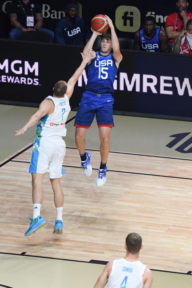 Lakers Lead tweet media