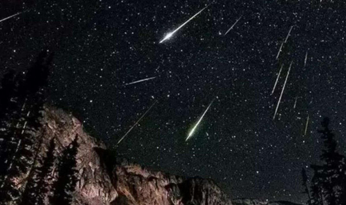 onderseren's tweet photo. Görmeyi beklediğim        Gördüğüm #meteor https://t.co/hnEJlCk6E1