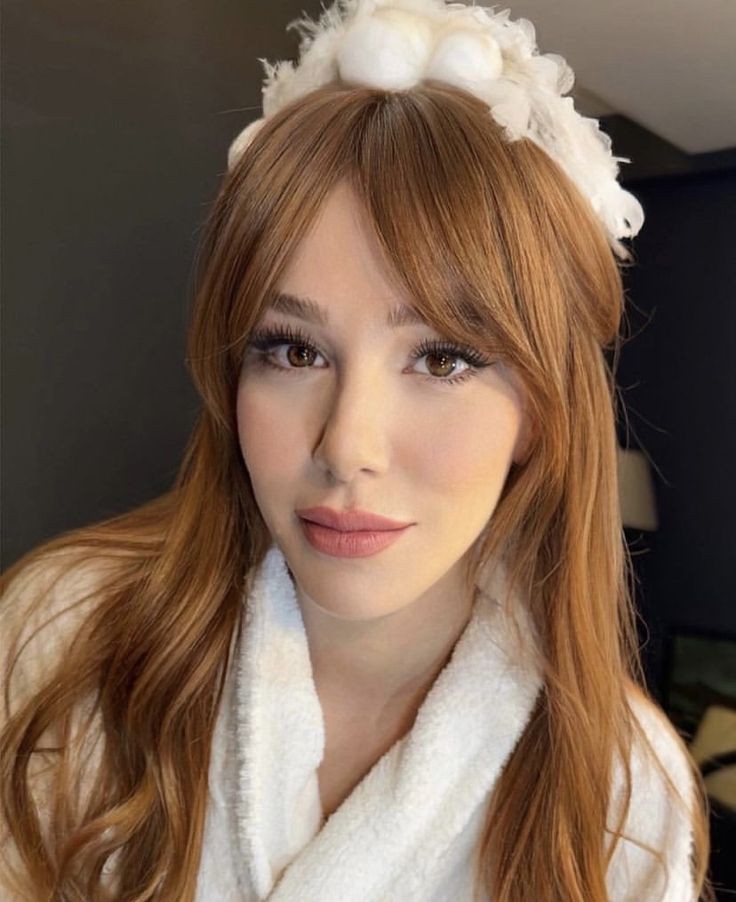 Felicidades hermosa 💖 
#İyiKiDoğdunElçinSangu
#ElçinSangu